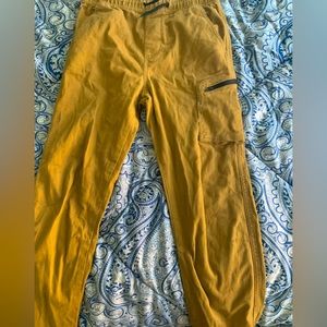 Plugg comfortable joggers to wear with anything.